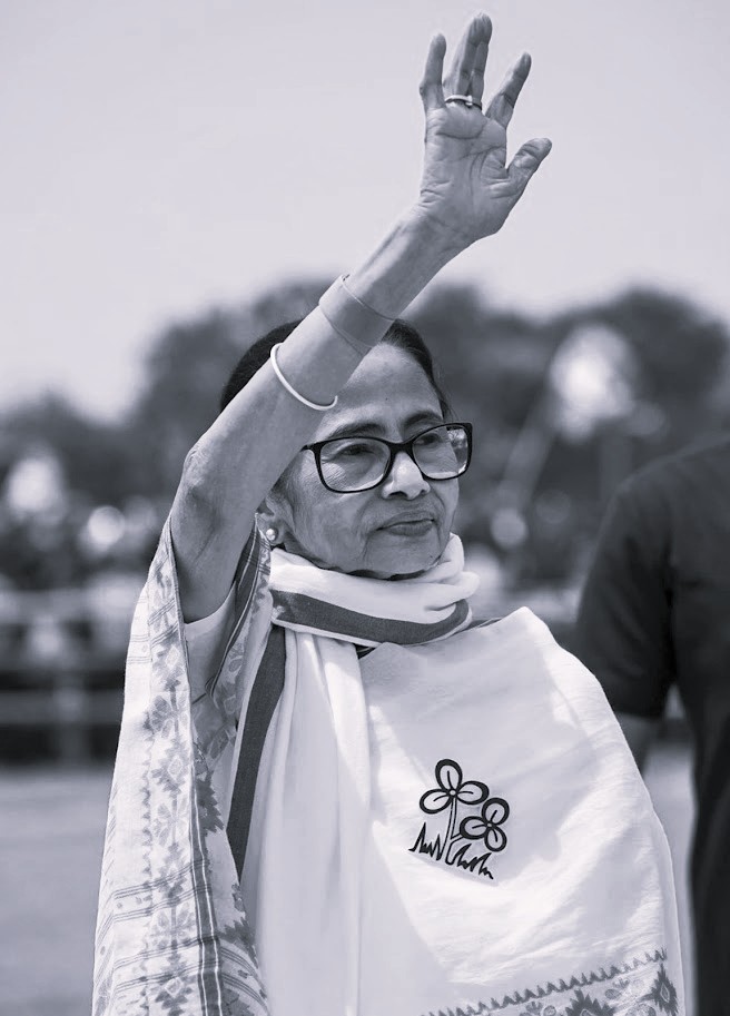 పేర్లు తొలగించిన వారికి ఓటుతో బదులు ఇవ్వండి: మమతా