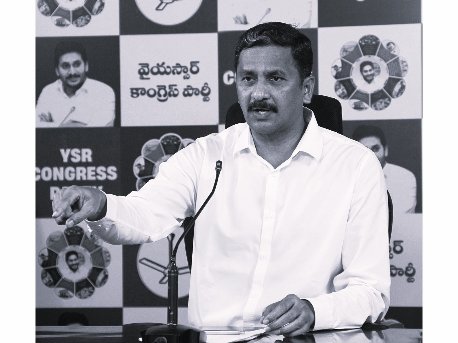 అమరావతిపై సీఎం చంద్రబాబు ద్వంద్వ వైఖరి: ఎమ్మెల్సీ తూమాటి మాధవరావు