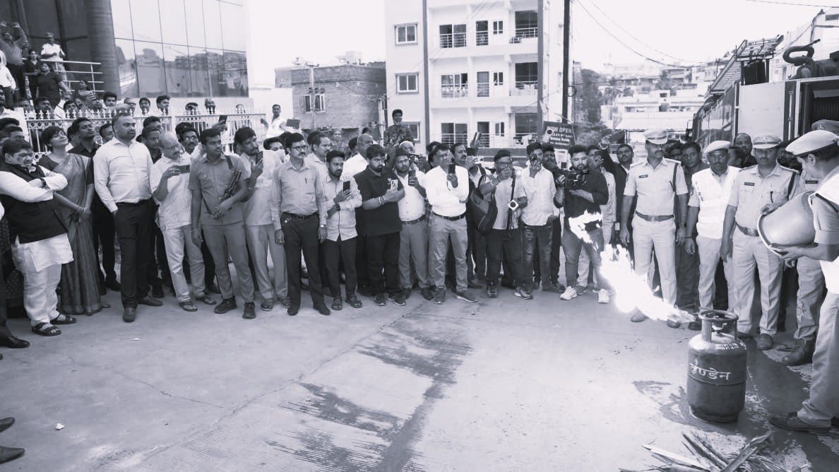 అగ్ని ప్రమాదాల నివారణలో ప్రజల భాగస్వామ్యం అత్యంత కీలకం: మంత్రి పొన్నం ప్రభాకర్