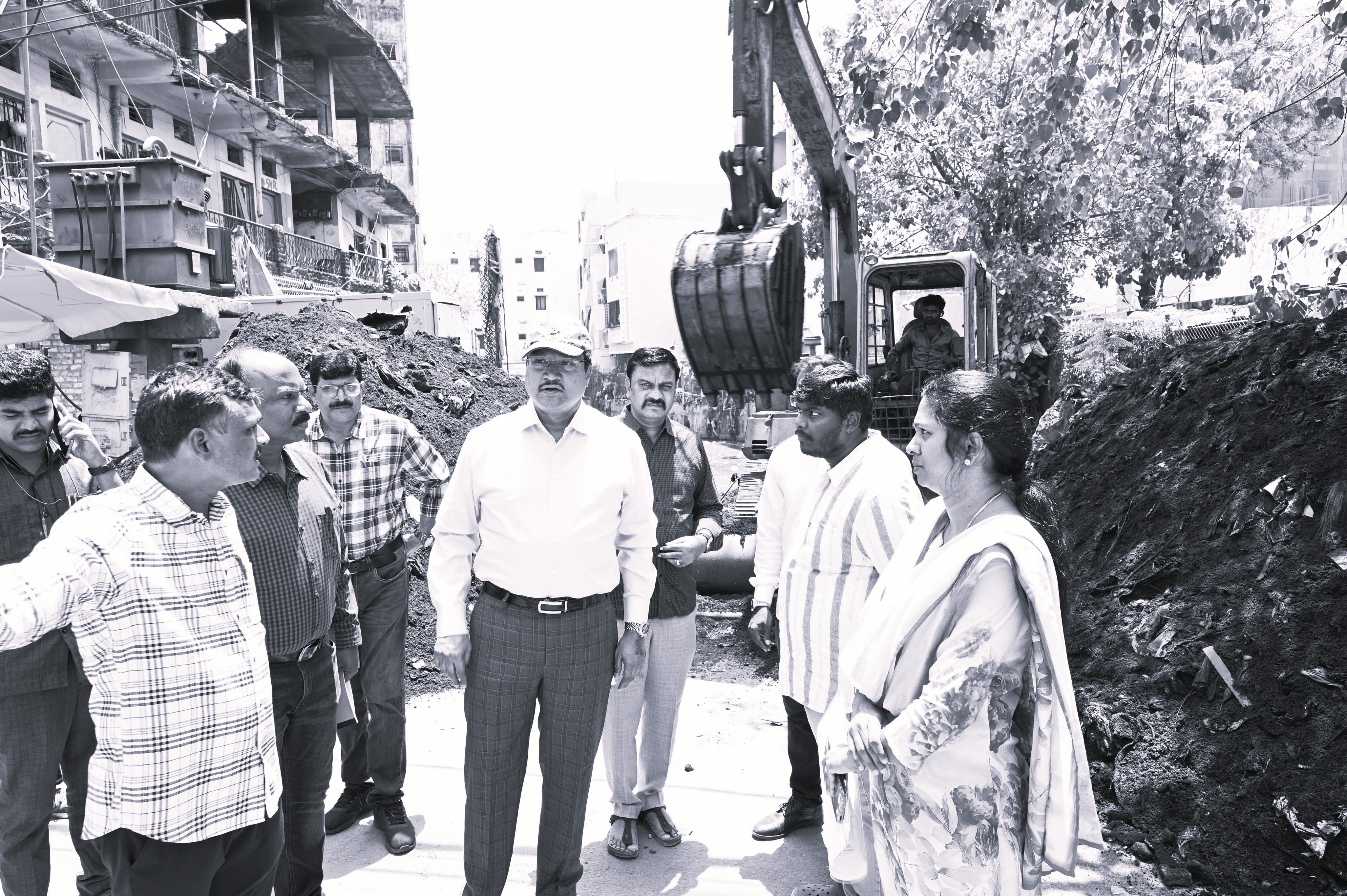 మాన్సూన్కు ముందే పూడిక తీయాలి: హైడ్రా కమిషనర్ కీలక ఆదేశాలు