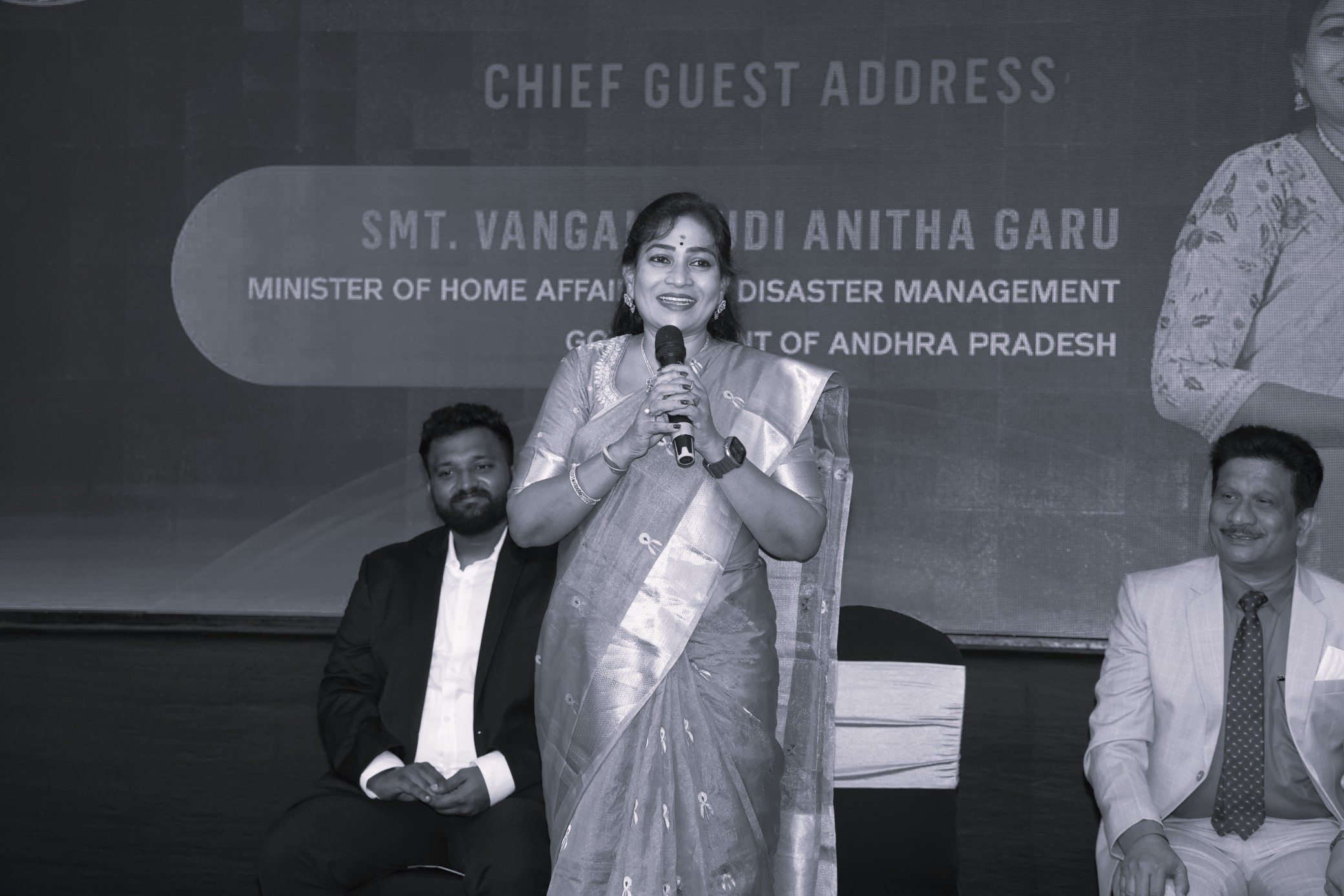 పోలీసు యంత్రాంగం, న్యాయ వ్యవస్థల సమన్వయమే బాధితులకు నిజమైన భరోసా: వంగలపూడి అనిత