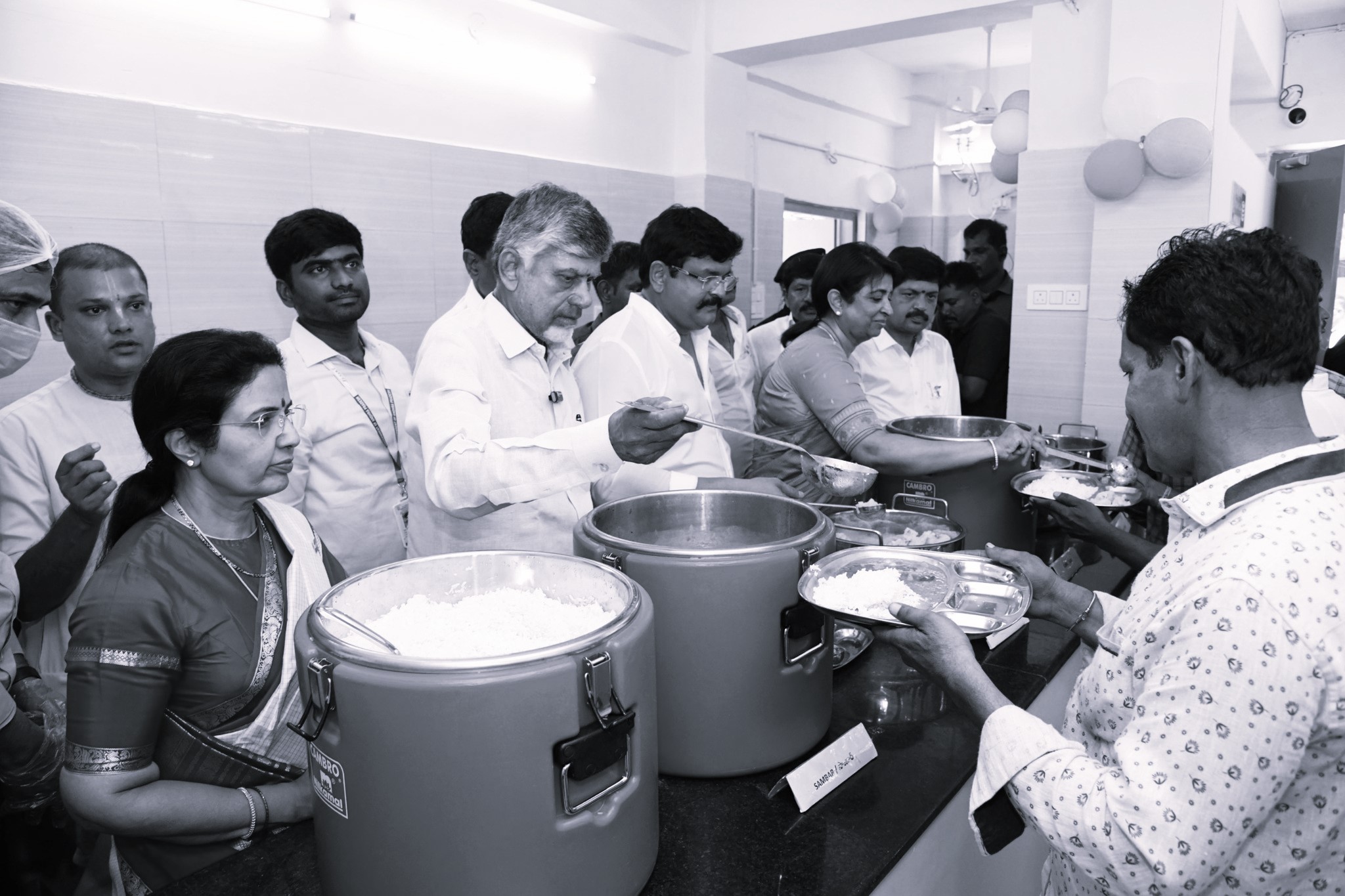 గ్రామీణ ప్రాంతాలకు విస్తరించనున్న అన్న క్యాంటీన్లు