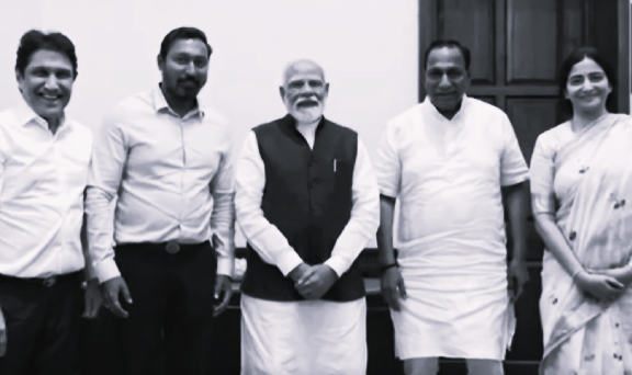 బీజేపీలోకి మల్లారెడ్డి? ప్రధాని మోడీతో కుటుంబ సమేత భేటీ!
