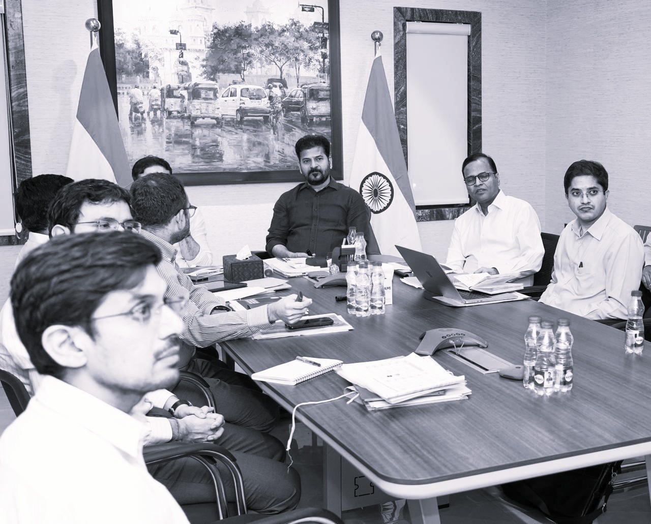 గ్లోబల్ పెట్టుబడులకు వేగం: మౌలిక వసతులు, భూసేకరణపై సీఎం రేవంత్ కీలక ఆదేశాలు