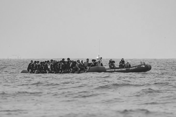 Two Women Die, 16 Injured After Boat Carrying Migrants Runs Aground in Northern France