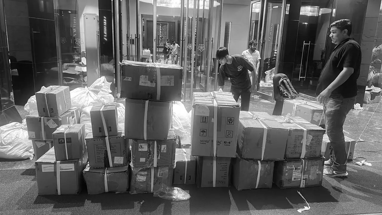 Fake Branded Garments Racket Busted at Delhi Exhibition Sale, One Arrested