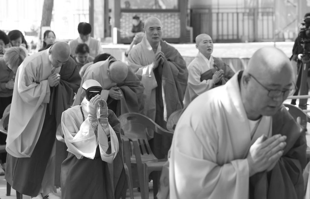 South Korea Debuts World’s First Humanoid Robot Monk “Gabi” Ahead of Buddha’s Birthday