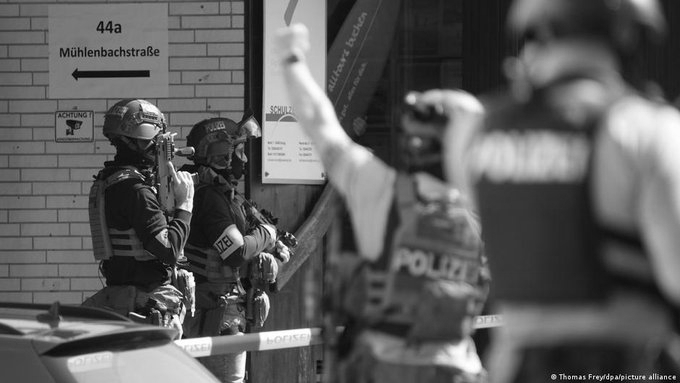 Armed Robbers Take Hostages Inside German Bank, Suspects Escape After Police Raid