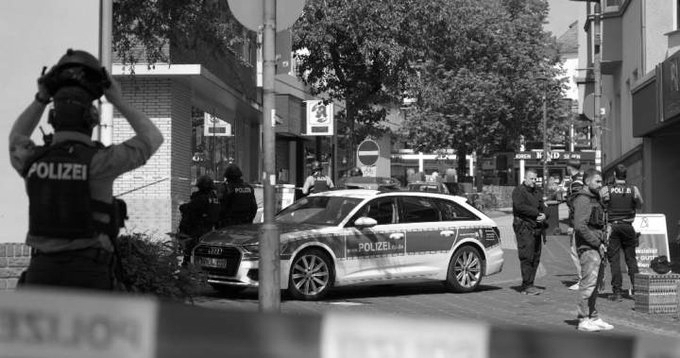 Armed Robbers Take Hostages Inside German Bank, Suspects Escape After Police Raid