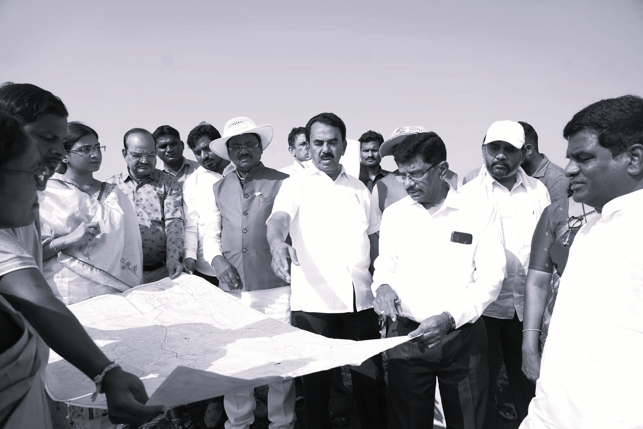 తుమ్మిడిహెట్టి వద్ద క్షేత్రస్థాయిలో మంత్రుల సమీక్ష