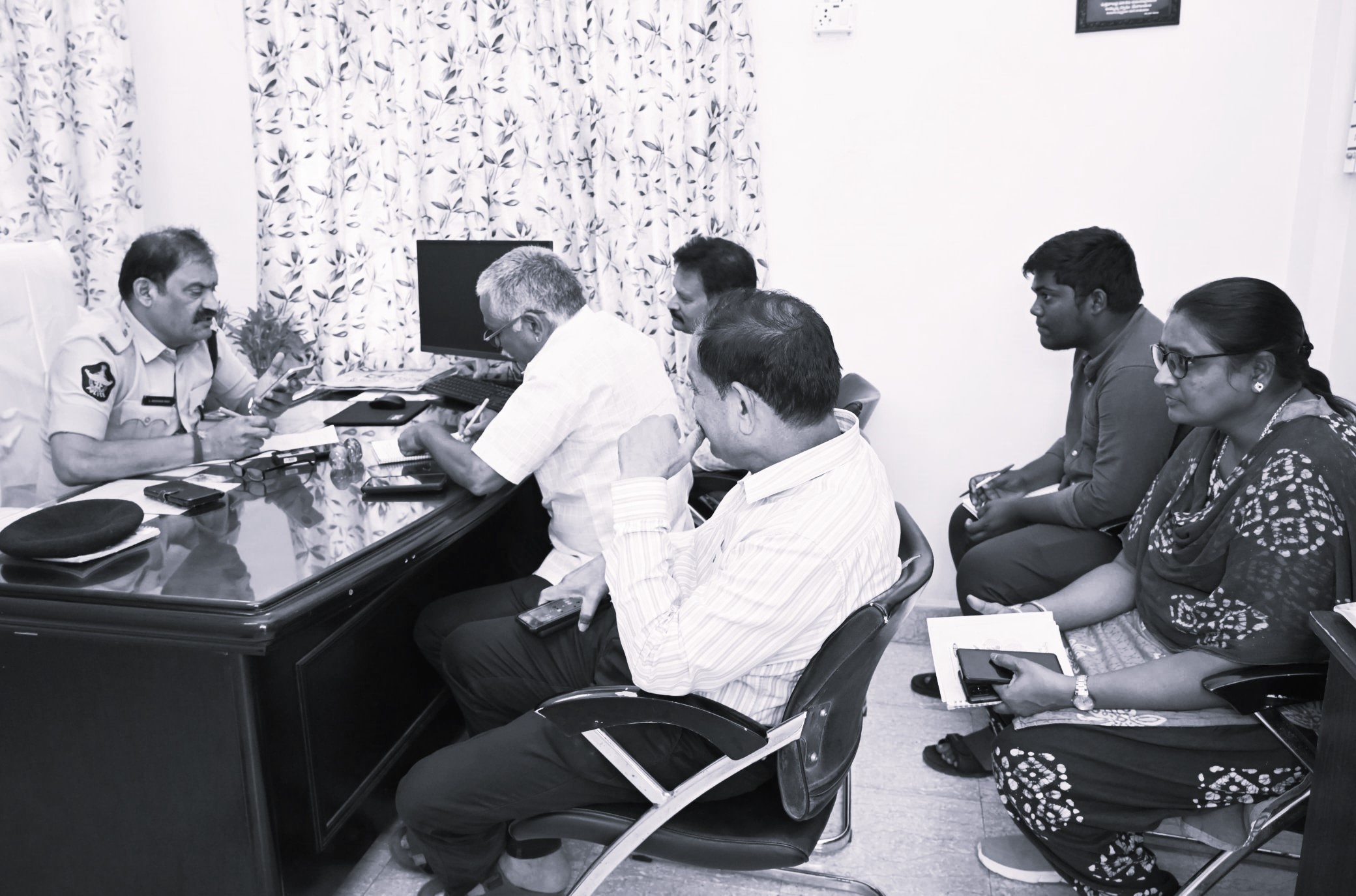 ఎస్పీ-సంపర్క్ ద్వారా పోలీసు సిబ్బంది సమస్యల పరిష్కారం:అనకాపల్లి జిల్లా అదనపు ఎస్పీ