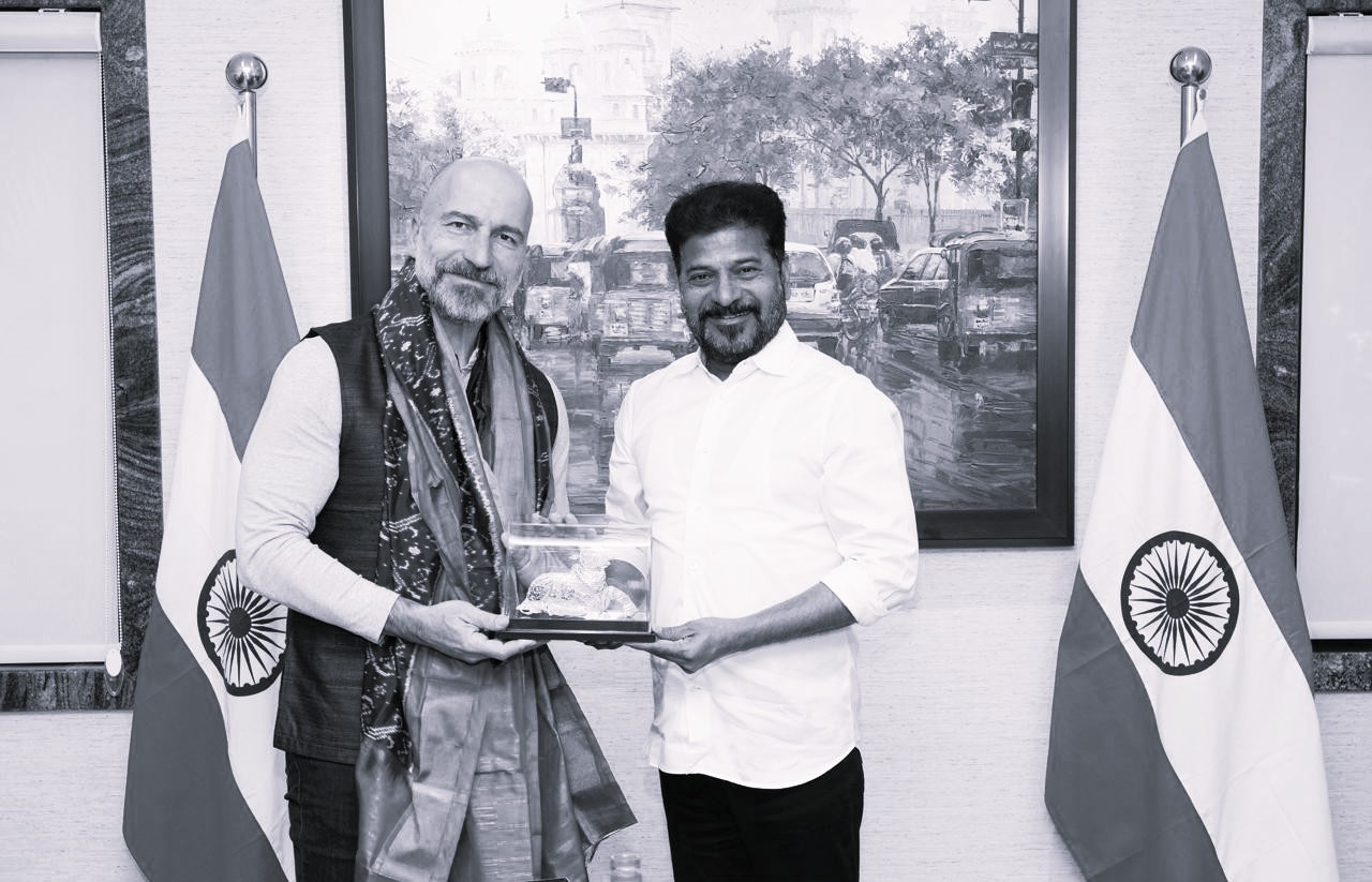 మల్టీలెవల్ పార్కింగ్ కేంద్రాల ఏర్పాటుపై దృష్టి పెట్టాలి: సీఎం రేవంత్ రెడ్డి