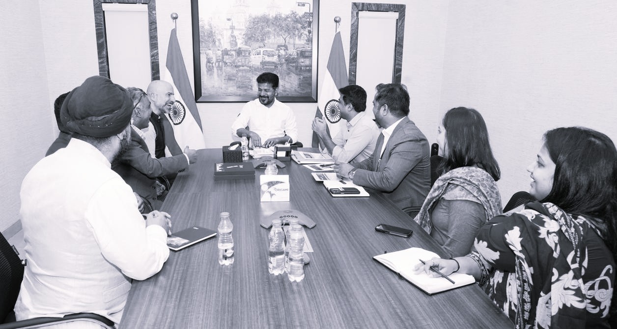 మల్టీలెవల్ పార్కింగ్ కేంద్రాల ఏర్పాటుపై దృష్టి పెట్టాలి: సీఎం రేవంత్ రెడ్డి
