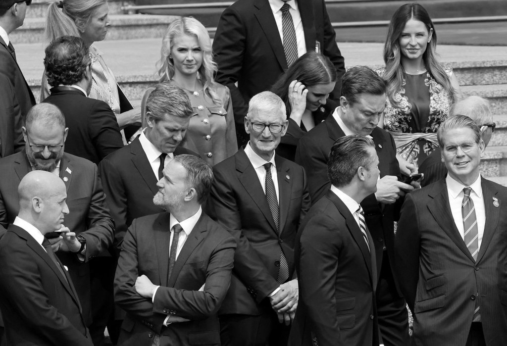 Leave Your Phone at Home: The Digital Lockdown Behind the Trump-Xi Summit