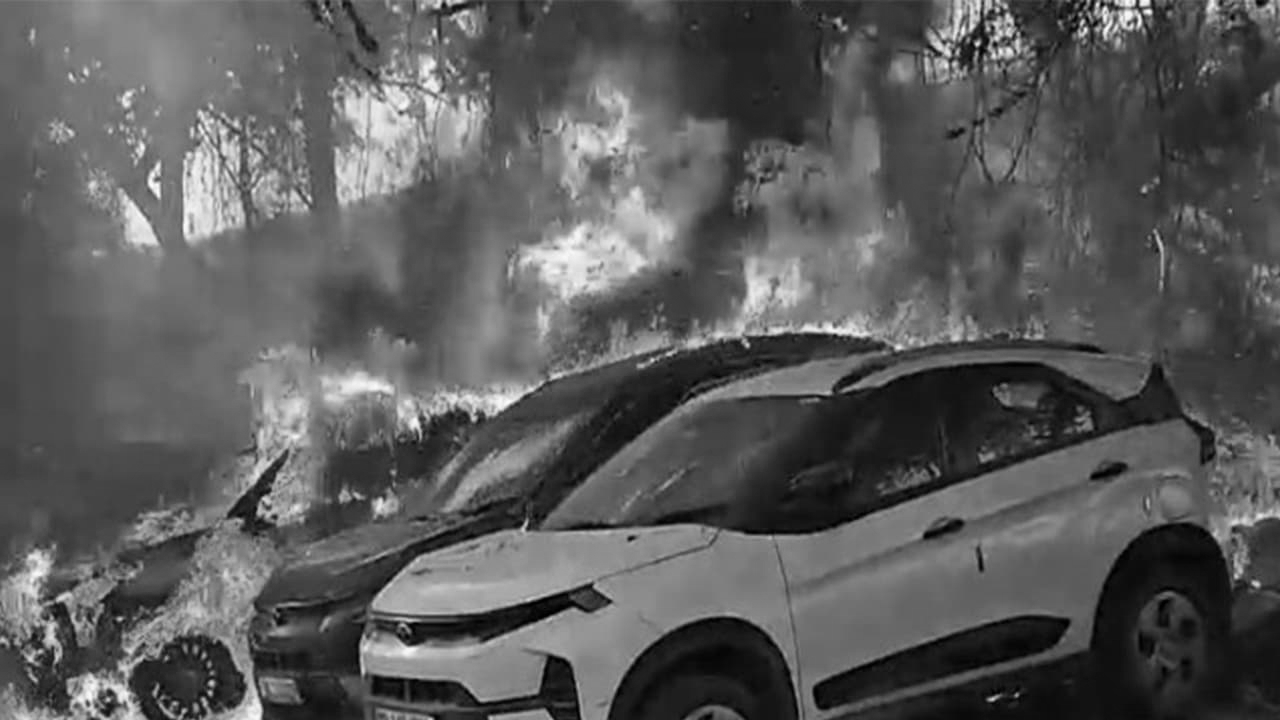 Massive Fire at Shahdara MCD Parking Lot Guts 10 Cars, Two Scooters