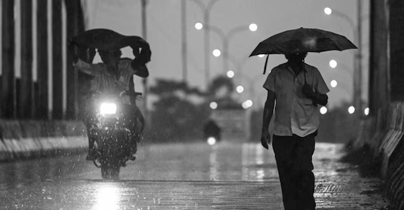 Heavy Rain Warning in Kerala: Orange Alert in Two Districts, Yellow Alert Across State