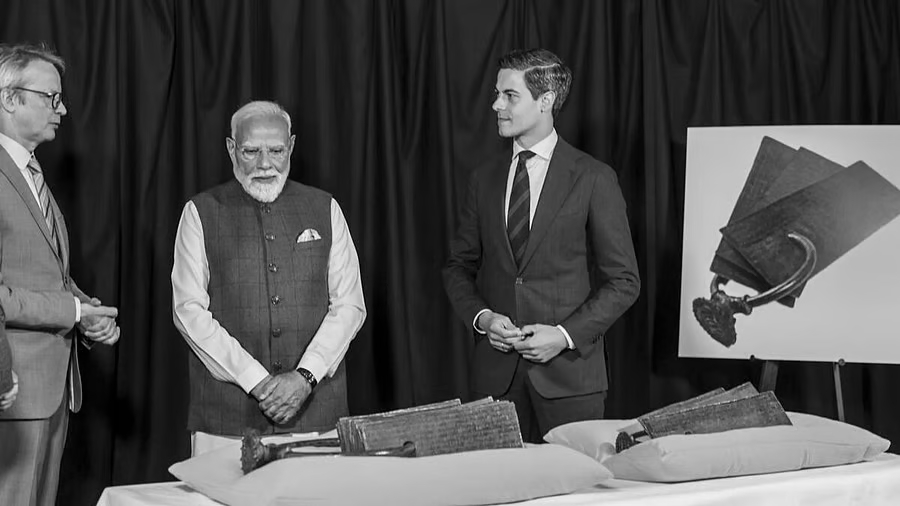 Netherlands Hands Back Chola Dynasty Copper Plates to India During Modi Visit