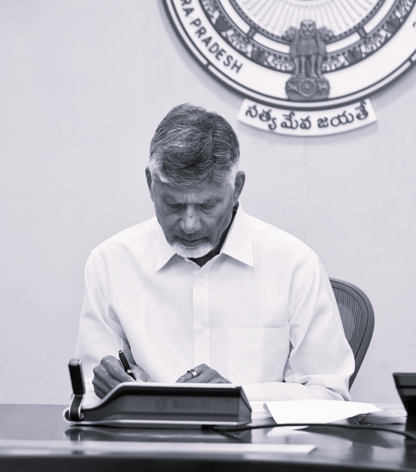 రొయ్యల దాణా ధరల పెరుగుదలపై కేంద్రానికి సీఎం చంద్రబాబు లేఖ
