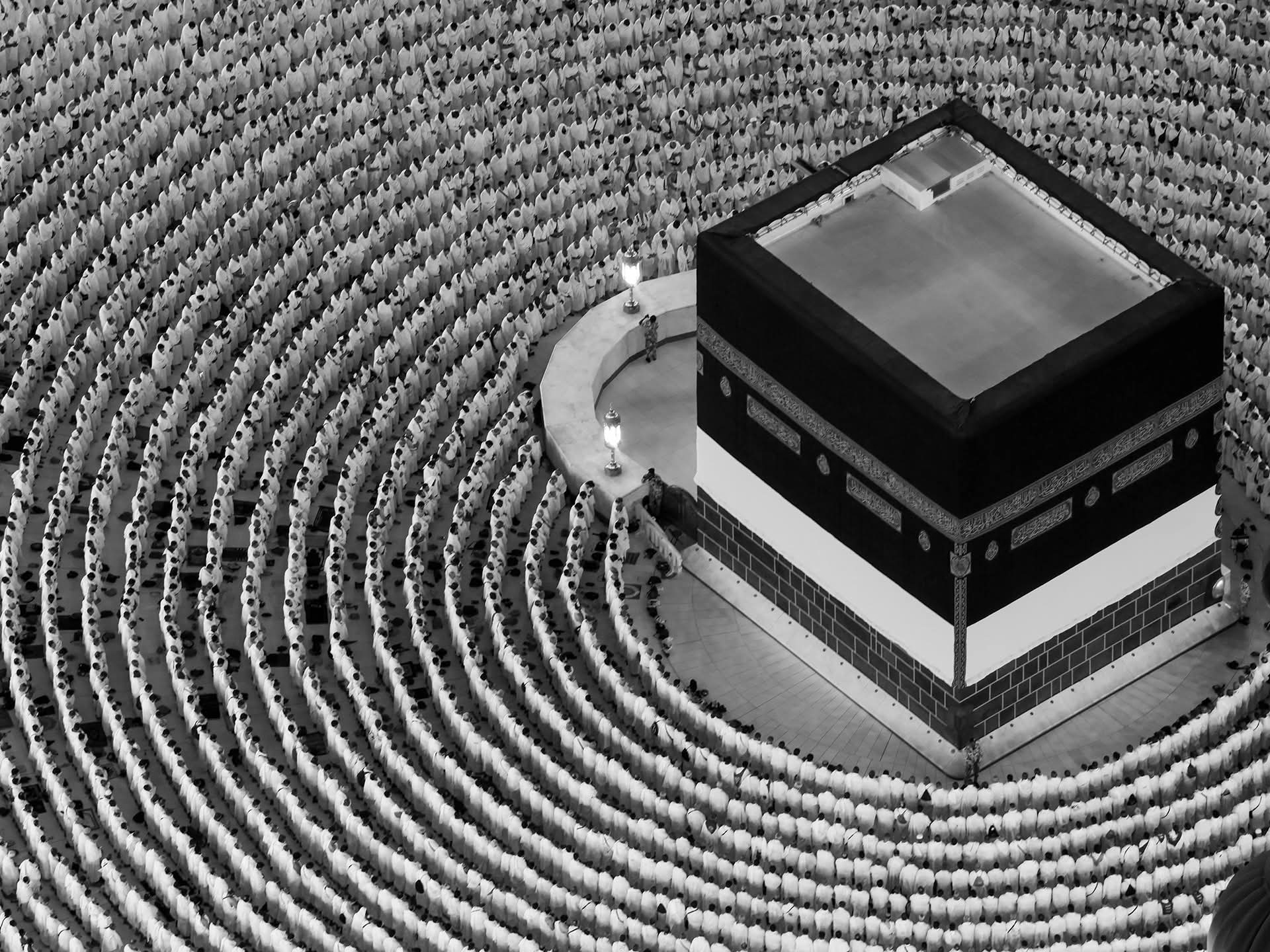 Faith Over Fear: Hajj 2026 Unites 1.5 Million in Mecca Despite Deadly Heatwaves & Iran War