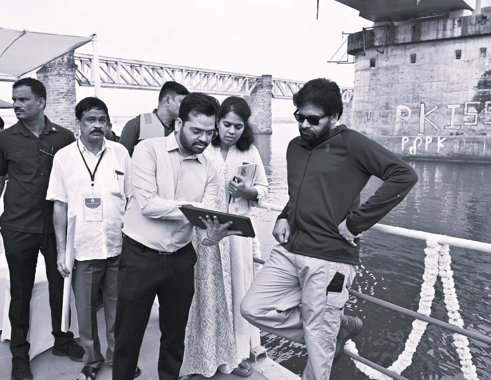 Pawan Kalyan Reviews Godavari Pushkaralu Preparations