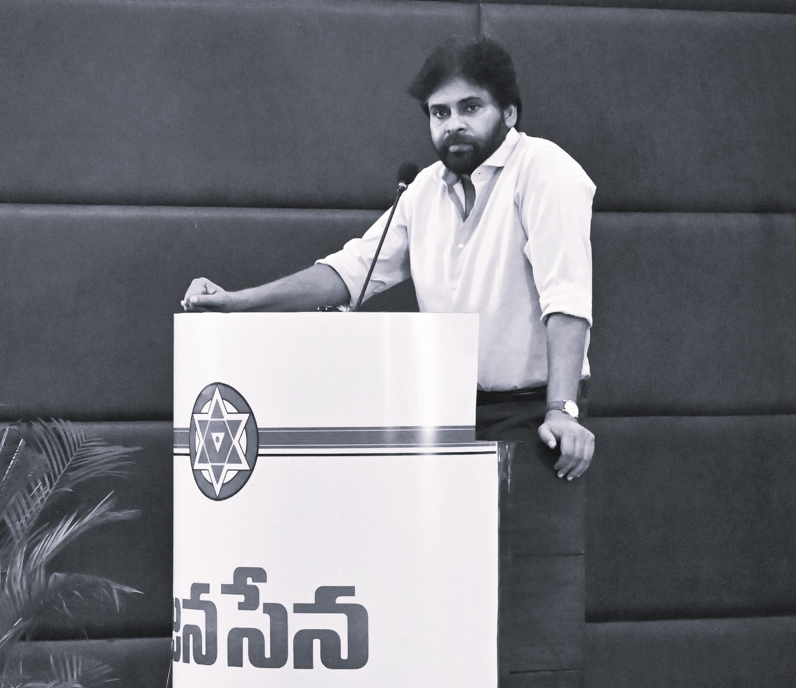 “తమిళనాడు రాజకీయాలను”చూస్తే అసూయ కలుగుతోంది..పవన్ కళ్యాణ్