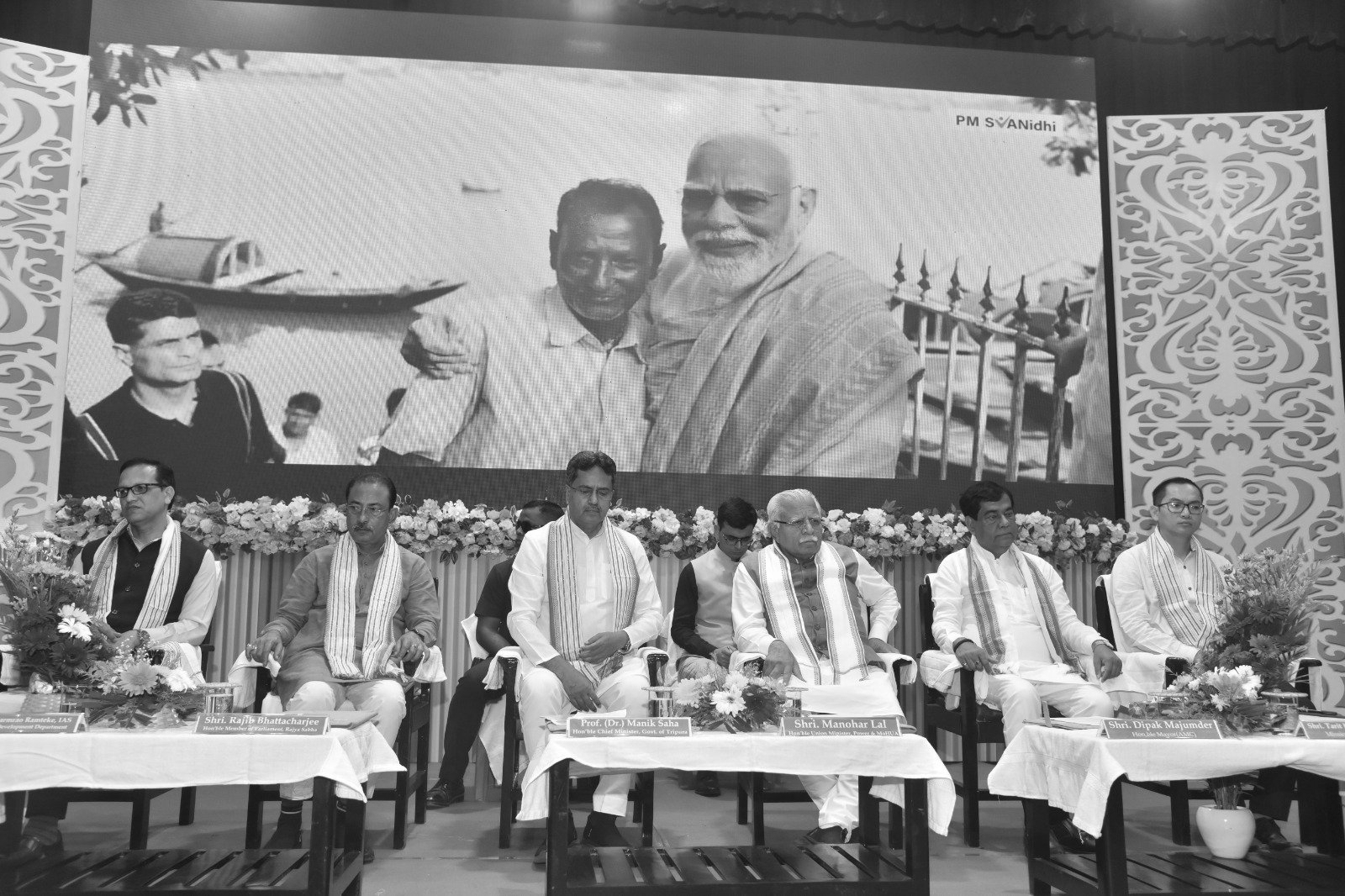 PM SVANidhi Disburses ₹17,800 Crore, But Focus Shifts to Income and Livelihood Gains