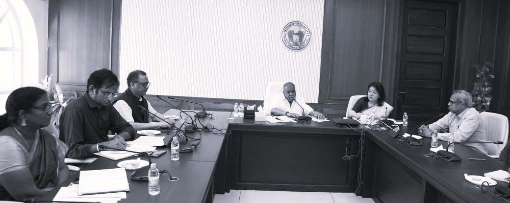 ఎబోలాపై హైఅలర్ట్.. ప్రయాణికులు తప్పుడు వివరాలు ఇస్తే క్రిమినల్ కేసులు: మంత్రి దామోదర్