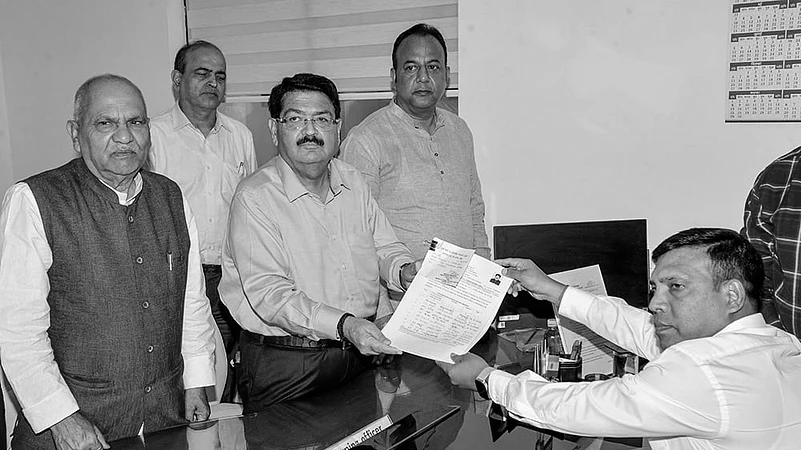 Jharkhand RS Poll Battle Intensifies as Nathwani Gets Green Signal Despite Congress Protest