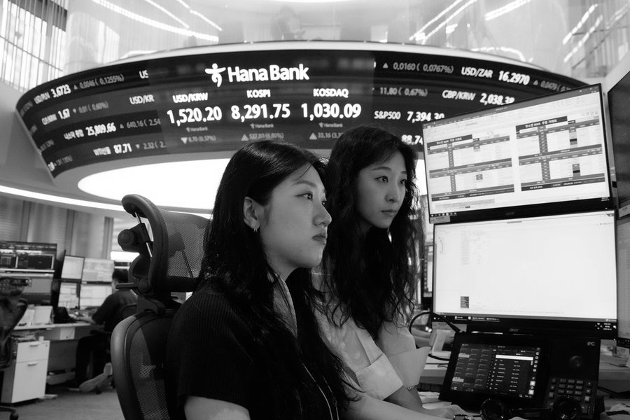 Asian Markets Surge as Oil Slips on Iran Ceasefire Hopes, Wall Street Rally Spreads