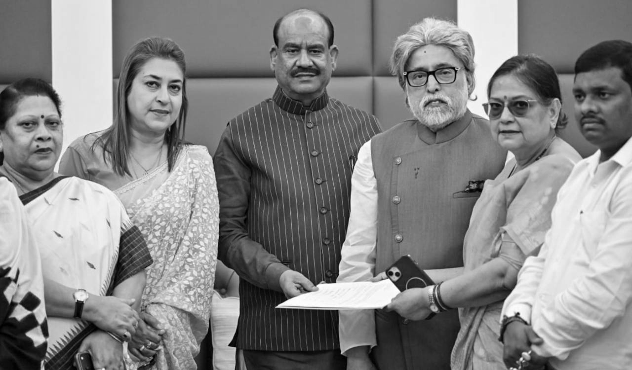 TMC's Tipping Point: 20 Rebel MPs Merge With NCPI, Back NDA in Party's Biggest Crisis