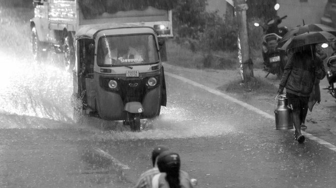 Rain and 93 kmph Winds Sweep Delhi, Bringing Relief from Heat