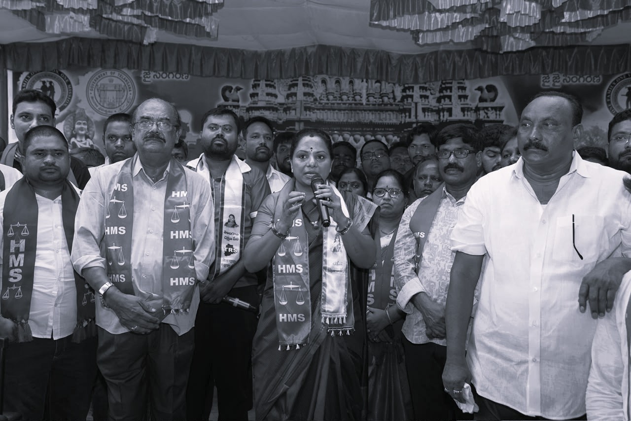 'అన్నలు' ఇప్పుడు మా పార్టీలోనే ఉన్నారు జాగ్రత్త!: కవిత కీలక వ్యాఖ్యలు