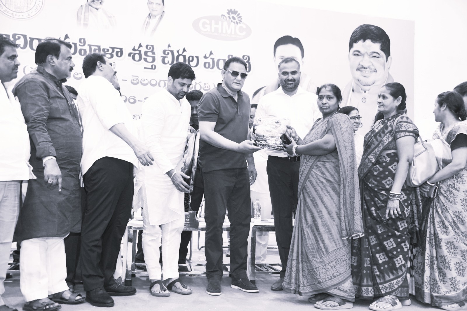 ‘ఇందిరా మహిళా శక్తి’తో మహిళల ఆర్థిక సాధికారత: మంత్రి అజారుద్దీన్