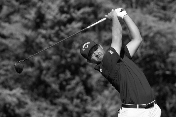 Clark Tightens Grip on US Open as Schauffele Falls Seven Behind