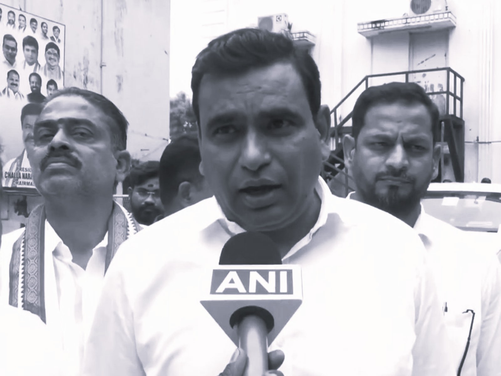 నీట్ రీ-ఎగ్జామ్పై ధర్మేంద్ర ప్రధాన్ బాధ్యత వహించాలి: ఎంపీ చామల కిరణ్ కుమార్ రెడ్డి
