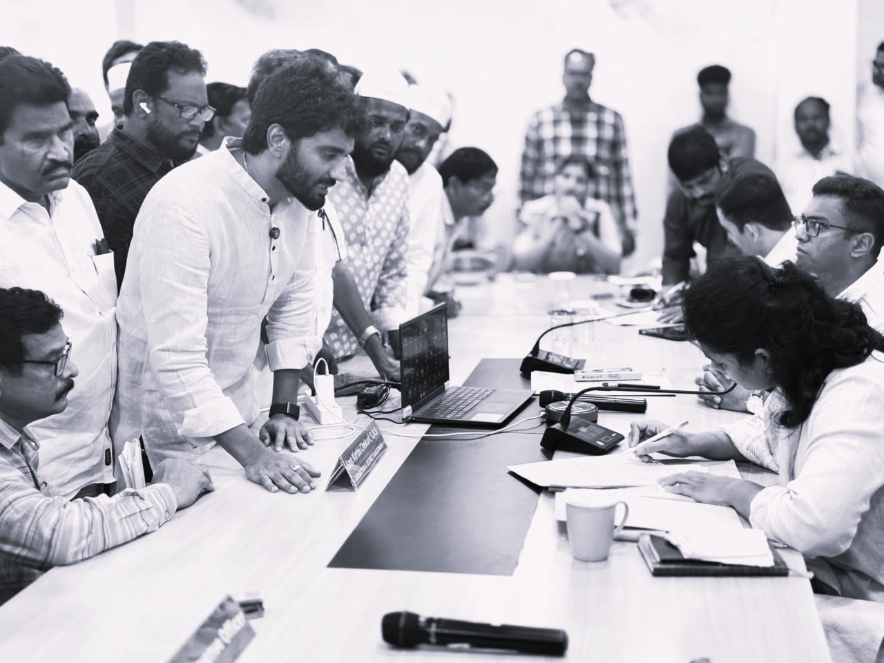 కూటమి ప్రభుత్వ అక్రమాలపై మాజీ ఎంపీ మార్గాని భరత్ ధ్వజం.. కలెక్టరేట్లో ఫిర్యాదు