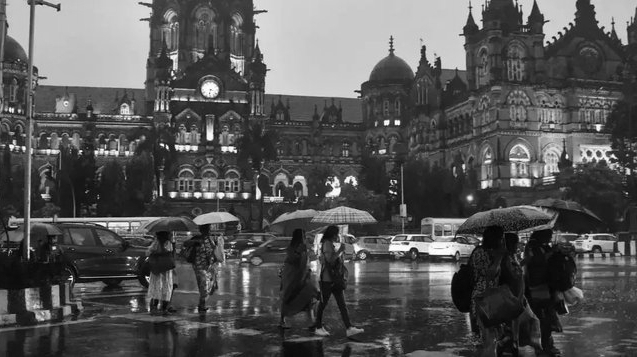 Mumbai Monsoon Chaos: 200 mm Rain Triggers Waterlogging, Train Delays And Orange Alert