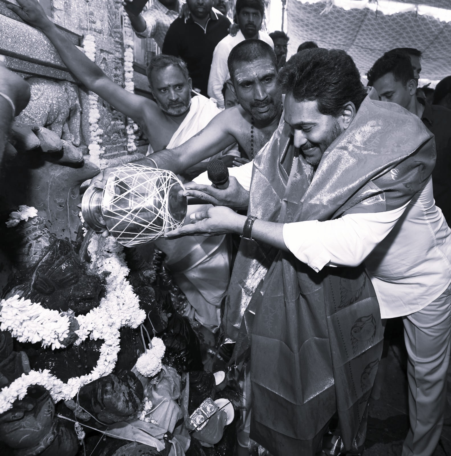 భూమయ్యగారిపల్లె శ్రీ లక్ష్మీ నరసింహస్వామిని దర్శించుకున్న వైఎస్ జగన్