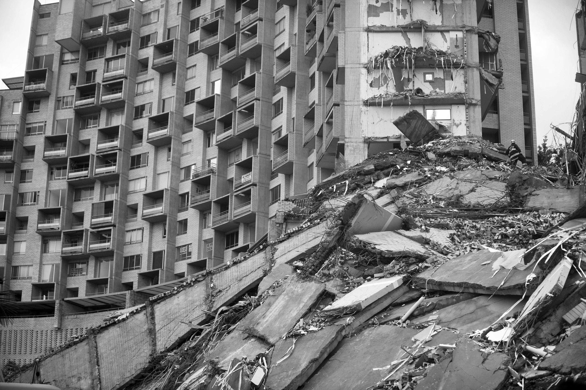 Twin Quakes Devastate Venezuela: Death Toll Climbs to 164, Nearly 1,000 Injured, Govt Declares State of Emergency