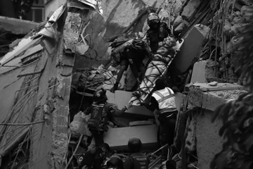 Twin Quakes Devastate Venezuela: Death Toll Climbs to 164, Nearly 1,000 Injured, Govt Declares State of Emergency