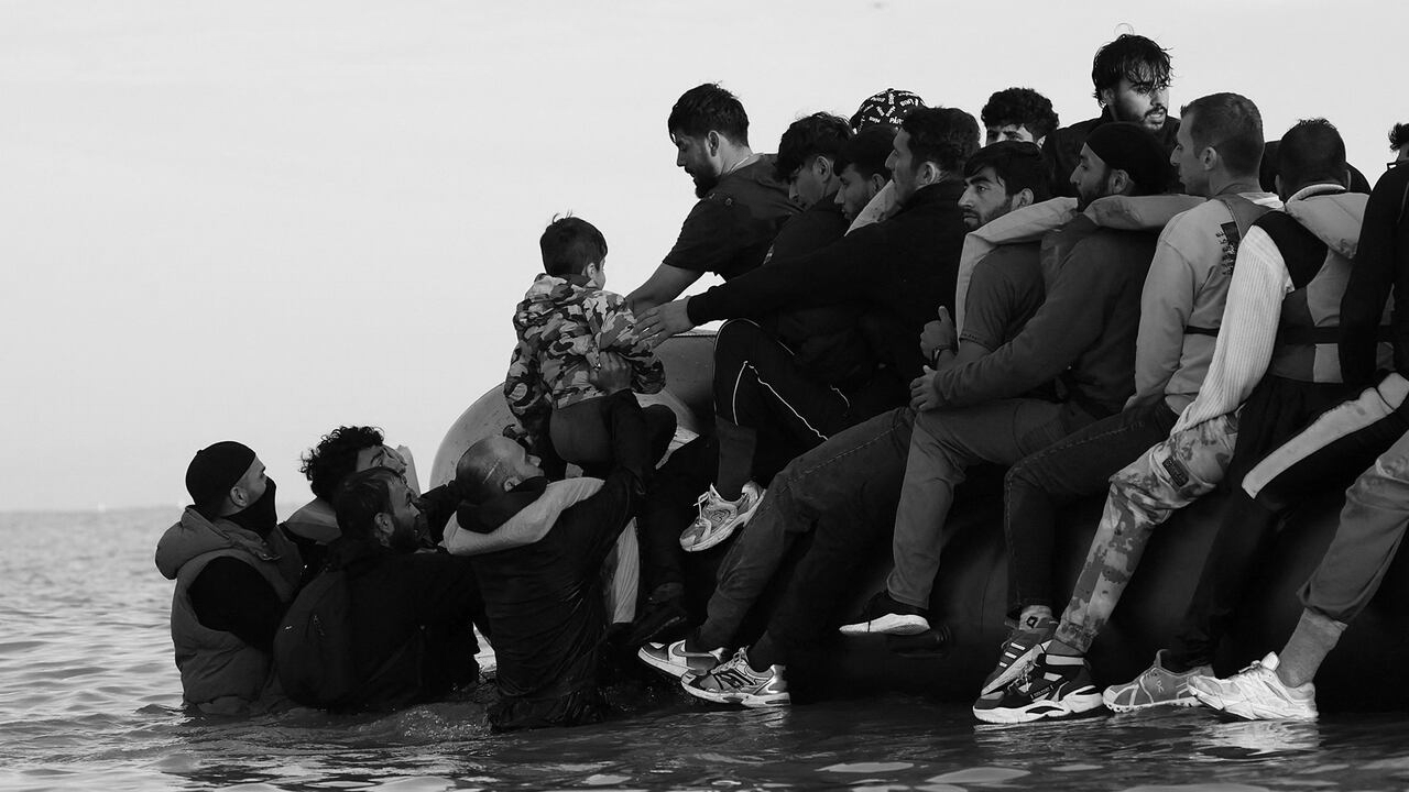 UK Launches Canada-Style Refugee Sponsorship Scheme Alongside Tougher Deportation Rules