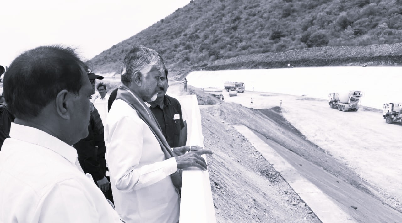 వెలిగొండ ప్రాజెక్టుకు నిర్వాసితుల త్యాగం మరువలేం: సీఎం చంద్రబాబు