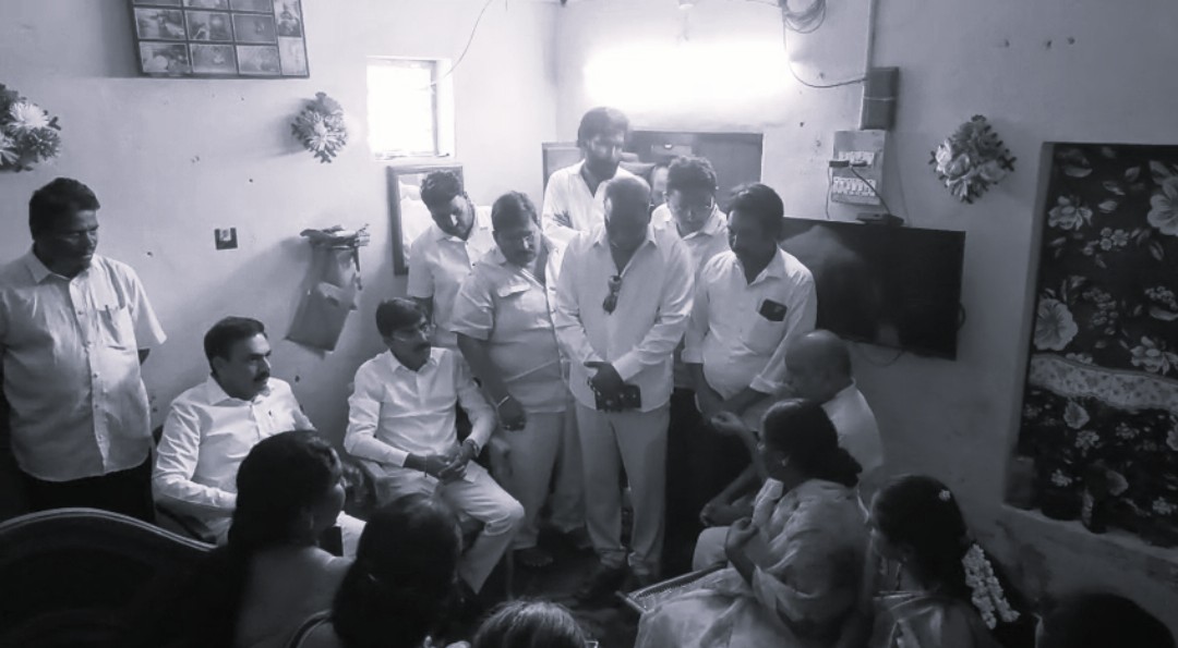 కావలిలో ఎస్టీ మహిళపై దాడి.. బాధితురాలిని పరామర్శించిన వైఎస్సార్సీపీ నేతలు