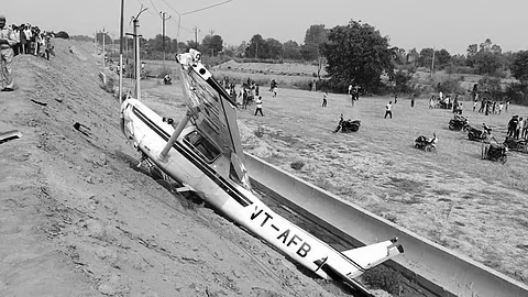 Trainee Pilot Survives Emergency Landing Near Expressway in UP
