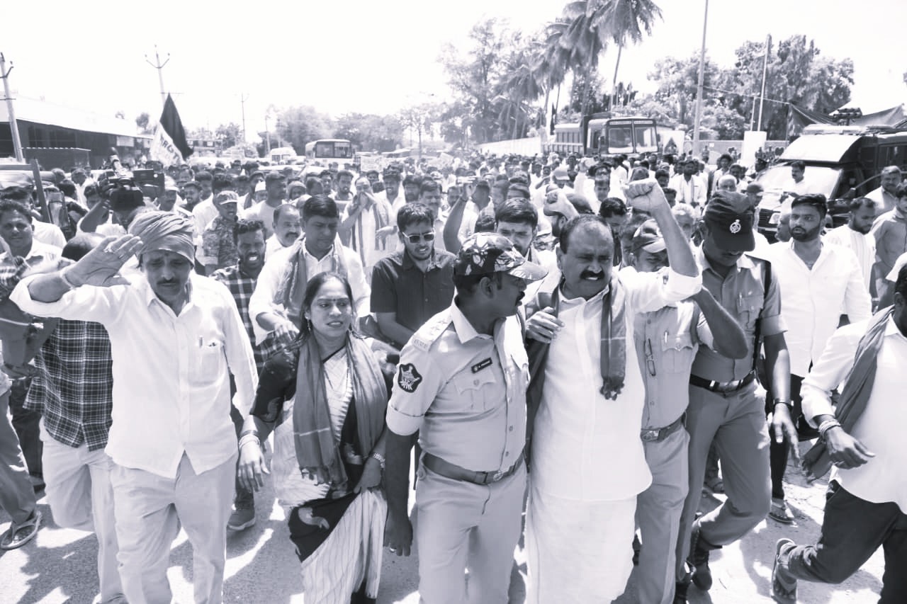 YSRCP Rallies Behind Mango Farmers, Demands Price Support