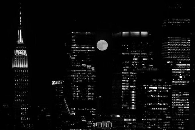 Strawberry Moon Dazzles Skies Worldwide, Lighting Up Famous Landmarks From New York To Delhi
