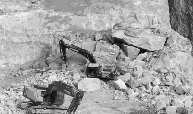 Eight Workers Killed as Massive Rock Collapse Triggers Tragedy at Bengaluru Quarry