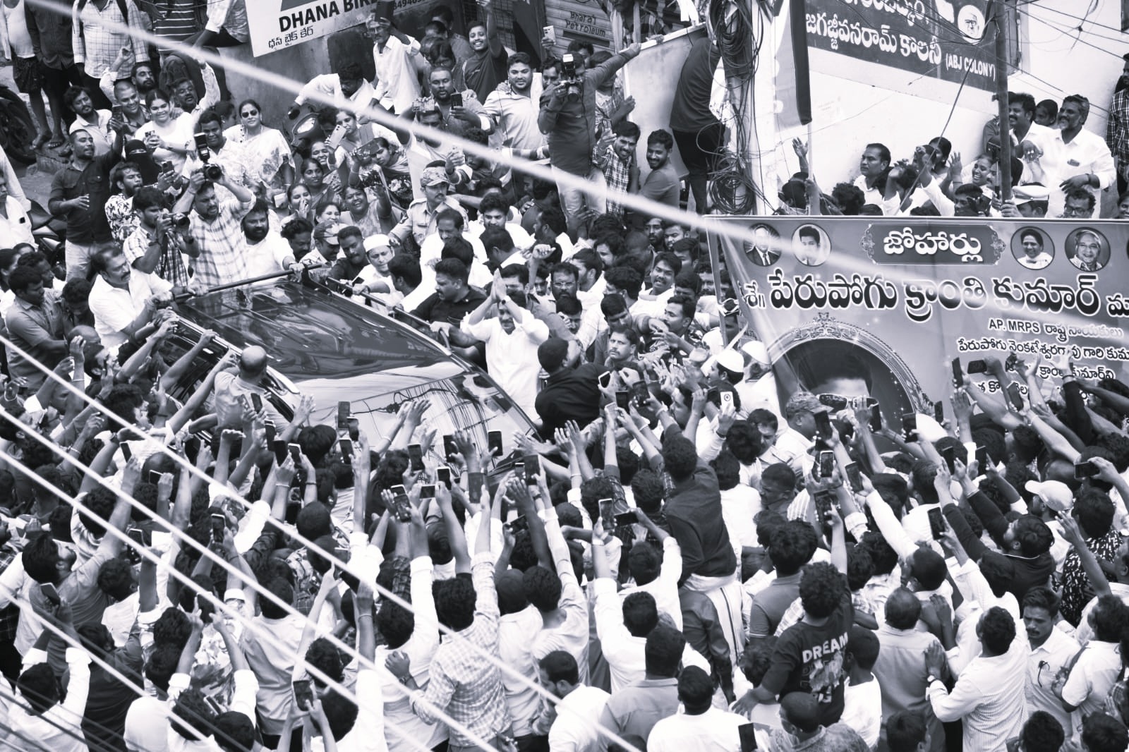 పోలీసుల వేధింపులతో దళిత యువకుడి ఆత్మహత్య.. రాష్ట్రంలో శాంతిభద్రతలు పూర్తిగా కుప్పకూలాయి: జగన్