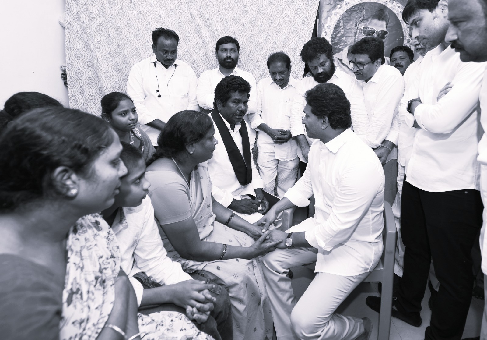 పోలీసుల వేధింపులతో దళిత యువకుడి ఆత్మహత్య.. రాష్ట్రంలో శాంతిభద్రతలు పూర్తిగా కుప్పకూలాయి: జగన్