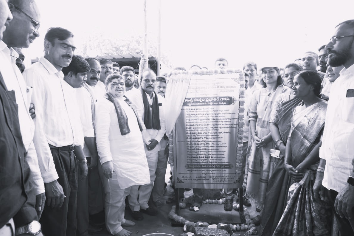 ఎల్కతుర్తి అభివృద్ధికి రూ.13 కోట్ల రోడ్డు పనులకు మంత్రి పొన్నం శంకుస్థాపన